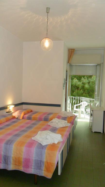 Hotel Michelangelo Bellaria-Igea Marina Quarto foto
