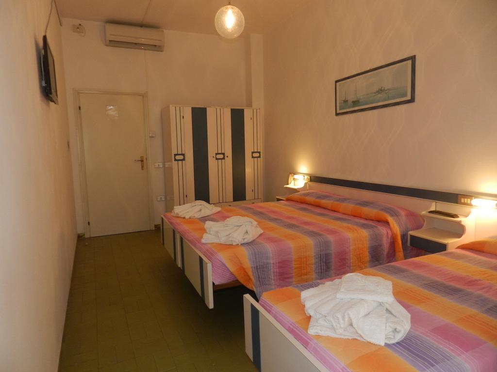 Hotel Michelangelo Bellaria-Igea Marina Quarto foto